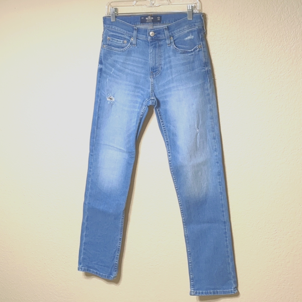 A8--HOLLISTER (DISTRESSED SLIM STRAIGHT) JEANS